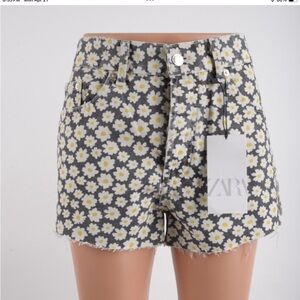 Zara Daisy Print‎ High Rise Raw Hem Button Fly Size 6 Summer Boho Cottagecore